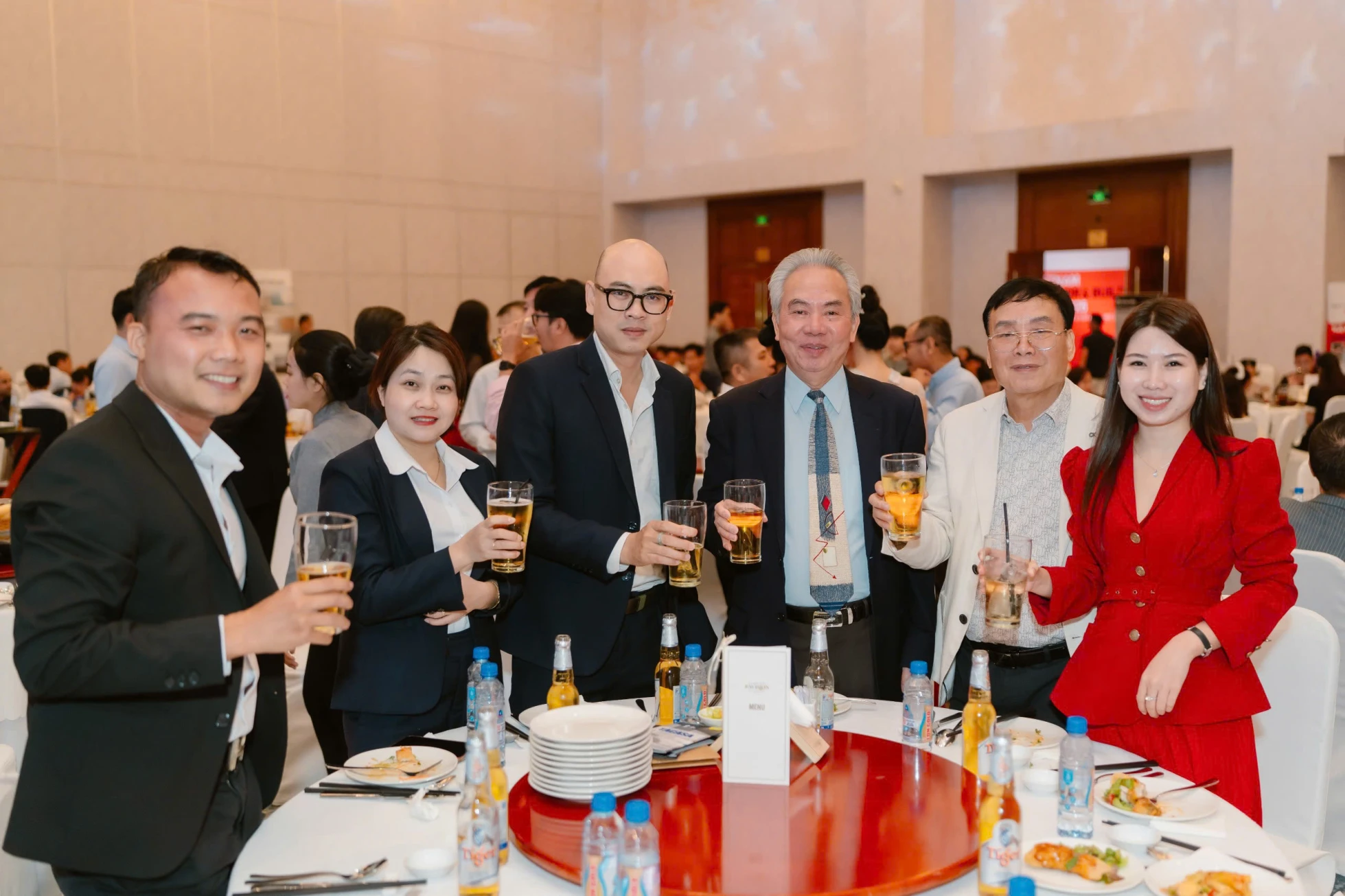 https://static.quochuyanhcorp.vn/21254/2025/Hoạt động SACA/Ngày Hội Kinh Doanh SBA 2025/z6459767451967_fc0b86cc28b316ae3045ccaee3d61a9d.jpg